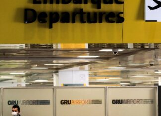 Variante do coronavírus faz países suspenderem voos com o Brasil