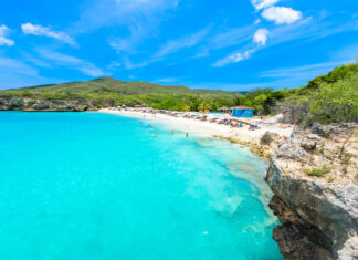 Quer morar no Caribe? Curaçao está buscando nômades digitais