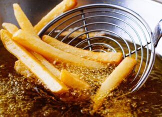Como tirar o cheiro de comida frita em casa: dicas naturais