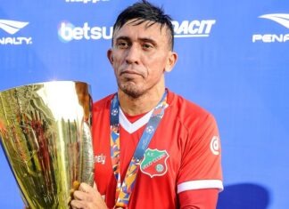 Velo Clube rescinde contrato e dispensa lateral Janilson