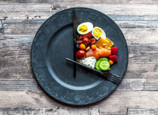 Dieta cetogênica e jejum intermitente não combinam com uma rotina saudável