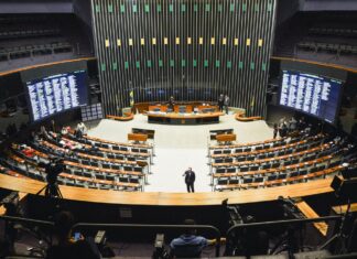 Câmara pode votar nesta quarta resolução sobre prisão em flagrante de deputados