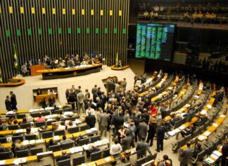 Câmara dos Deputados elege nova mesa diretora hoje a partir das 19 horas