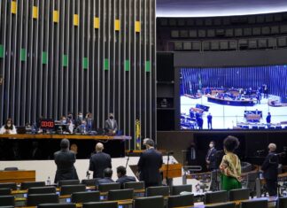 Câmara aprova admissibilidade da PEC Emergencial