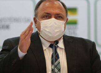 Pazuello afirma que há tratativas para mudanças no Ministério da Saúde