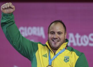 Brasileiro herda medalha de bronze do Mundial de levantamento de pesos