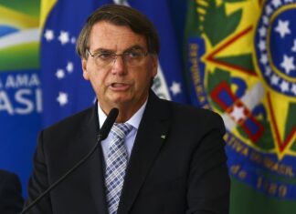 Bolsonaro sanciona MP que facilita a compra de vacinas