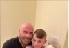 John Travolta surpreende fãs ao postar foto ao lado de seu filho