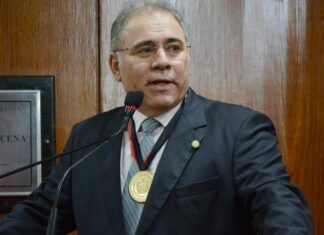 Queiroga diz que política é do governo Bolsonaro, não do ministro