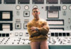 Nick Jones lança clipes de seu novo disco “Espacial”