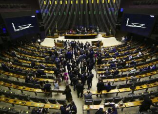 Sem acordo, votação de MP que amplia margem do consignado é adiada