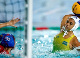 Seleções brasileiras de polo aquático goleiam pelo Sul-Americano