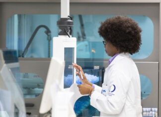 Unesp seleciona psicólogos, enfermeiros e médicos para atuar em 23 campus