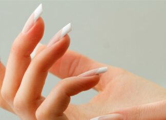 Diga adeus às unhas fracas e amareladas com óleo de coco