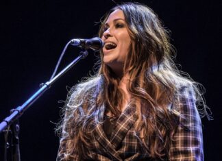 Alanis Morissette será atração de show virtual beneficente