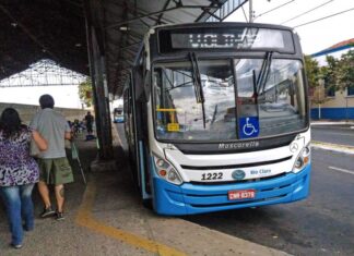 Quantidade de ônibus circulares será ampliada a partir desta segunda Com baixa procura, ônibus para pontos de vacinação tem redução de horários