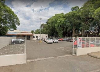 Mulher leva facada em roubo e jovem é baleado em tentativa de homicídio