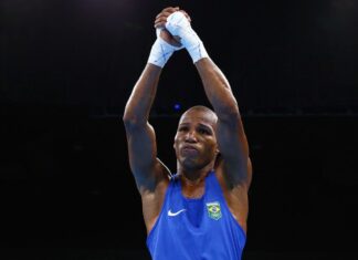 Após 16ª vitória, Robson Conceição vira top-15 mundial dos superpenas