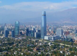 Chile mantém fronteiras fechadas, mas alivia lockdown em Santiago