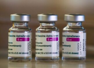 Fiocruz recebe nova remessa de insumo para produção de vacina Fiocruz recebe nova remessa de insumo para produção de vacina