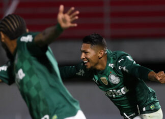 Palmeiras supera Red Bull Bragantino e avança às semifinais Palmeiras supera Red Bull Bragantino e avança às semifinais