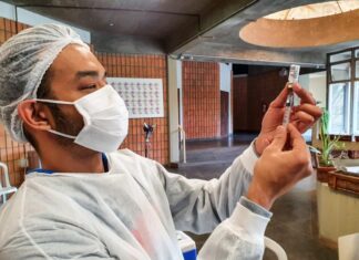 Vacinação contra Covid continua nesta 4ª-f para pessoas de 30 anos com comorbidade Vacinação contra Covid continua nesta 4ª-f para pessoas de 30 anos com comorbidade