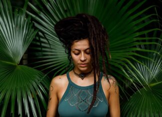 Música em Casa recebe a cantora Marina Peralta nesta sexta Música em Casa recebe a cantora Marina Peralta