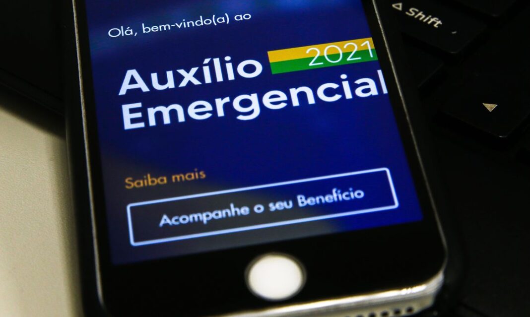 Nascidos em julho podem sacar o auxílio emergencial.