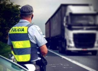 Acidente entre moto e carro na SP-310 deixa uma pessoa morta