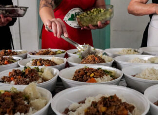 Cozinha Solidária distribui marmitas e atende famílias em situação de pobreza em RC Cozinha Solidária distribui marmitas e atende famílias em situação de pobreza em RC