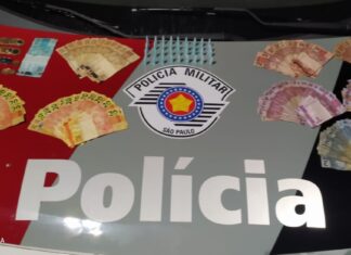 Polícia Militar apreende adolescentes por tráfico de drogas Polícia Militar apreende adolescentes por tráfico de drogas