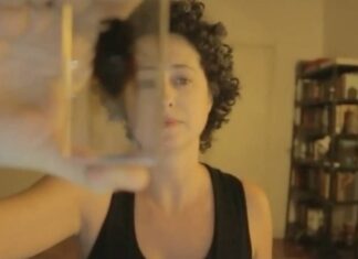 Elisa Band encena o espetáculo “Nica” na programação do Sesc em Casa