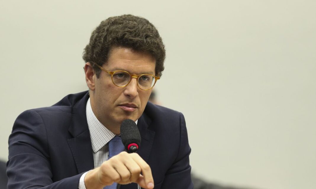 Ricardo Salles é alvo de operação da PF