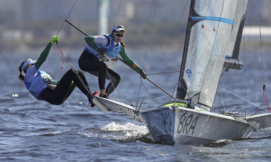 Martine Grael e Kahena Kunze faturam bronze em Campeonato de Vela