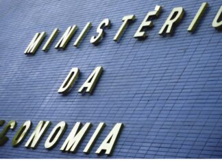 Recadastramento de aposentados é suspenso até 30 de junho Recadastramento de aposentados é suspenso até 30 de junho