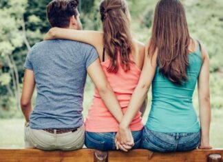 Três signos do zodíaco que adoram ter amantes e parceiros ao mesmo tempo