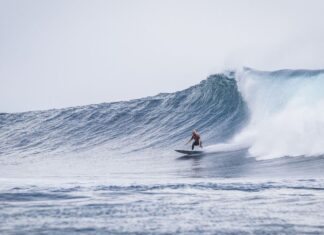 Surfe: Tatiana Weston-Webb avança para as semifinais de Margaret River