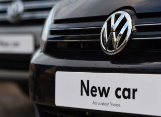 Volkswagen suspende produção em Taubaté e São José dos Pinhais Volkswagen suspende produção em Taubaté e São José dos Pinhais