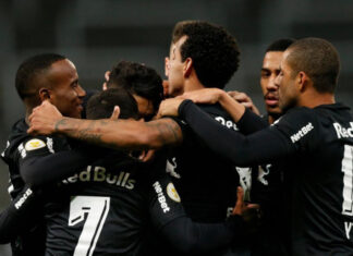 De virada, Red Bull Bragantino vence o Corinthians fora de casa De virada, Red Bull Bragantino vence o Corinthians fora de casa