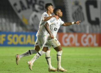 Jogando na Vila Belmiro, Santos vence primeira no Brasileiro Jogando na Vila Belmiro, Santos vence primeira no Brasileiro