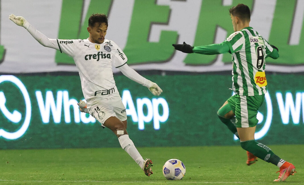 Palmeiras vence o Juventude em Caxias do Sul e encosta no G4