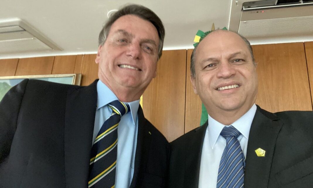 Governo Bolsonaro pediu propina de US$ 1 por dose, diz vendedor de vacina a Folha