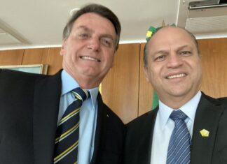 Governo Bolsonaro pediu propina de US$ 1 por dose, diz vendedor de vacina a Folha Governo Bolsonaro pediu propina de US$ 1 por dose, diz vendedor de vacina a Folha