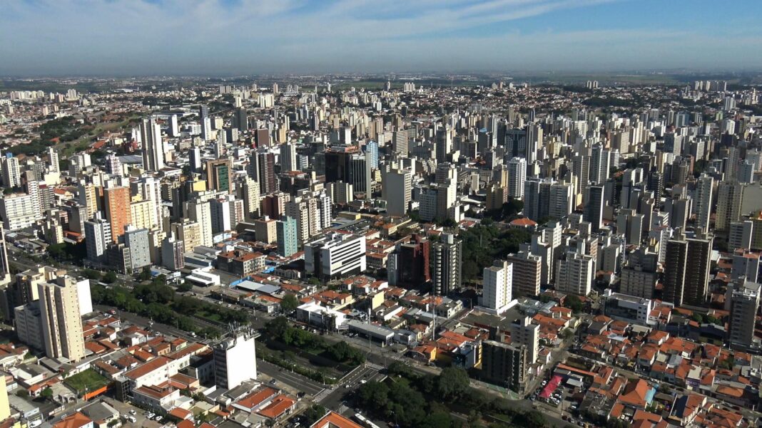 Campinas impõe toque de recolher e fechamento de comércio