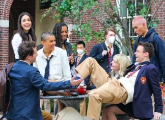 Trailer de “Gossip Girl” tem sexo a três e triângulo amoroso Trailer de "Gossip Girl" tem sexo a três e triângulo amoroso