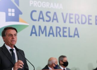 Bolsonaro volta a defender o uso de hidroxicloroquina Bolsonaro volta a defender uso de hidroxicloroquina