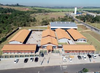 Escola para 600 alunos é entregue no Jardim Novo 1 Escola para 600 alunos é entregue no Jardim Novo 1