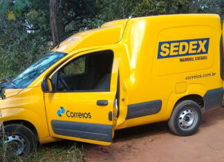 PM recupera veículo roubado dos Correios e prende dupla PM recupera veículo roubado dos Correios e prende dupla