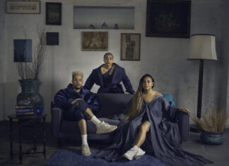 Tuyo apresenta o show “Chegamos Sozinhos em Casa” Tuyo apresenta o show “Chegamos Sozinhos em Casa”