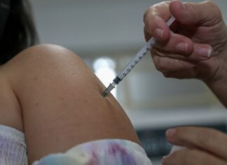 Rio Claro vacina pessoas com 53 anos contra a Covid-19 Rio Claro vacina pessoas com 53 anos contra a Covid-19